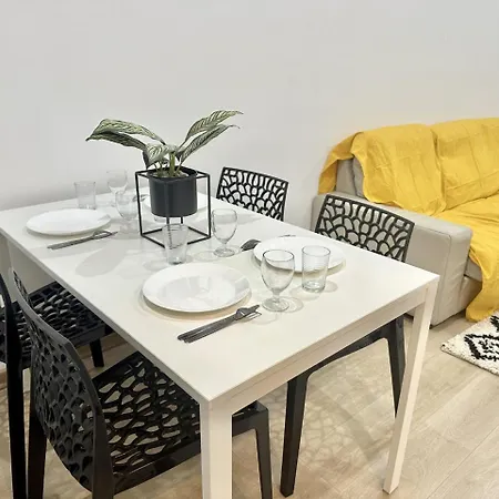 Appartement Modern Comfort In 15th District In Lakanal *