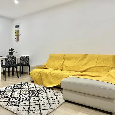 Modern Comfort In 15th District In Lakanal Paris